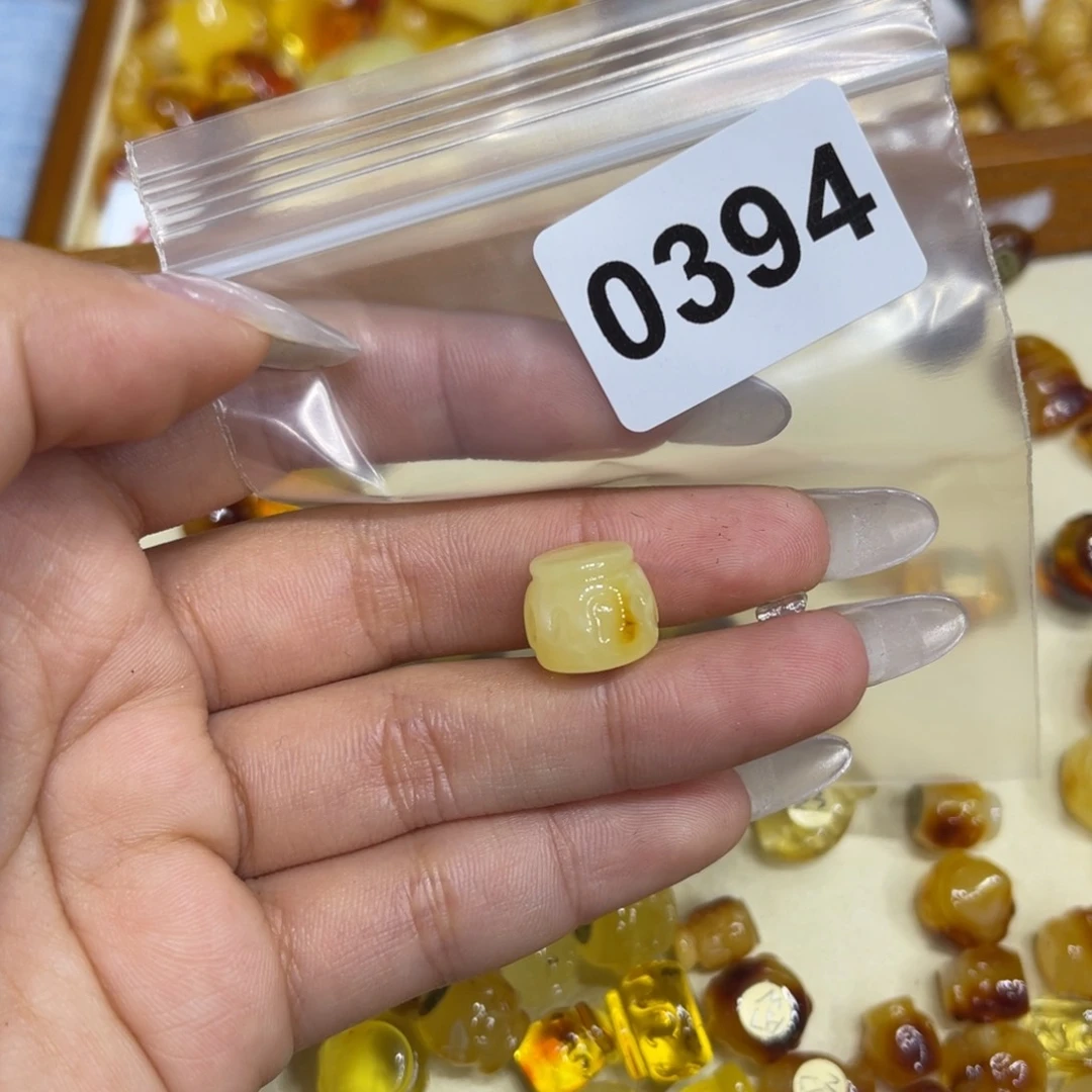 琥珀珠宝奇石未镶嵌我***呢