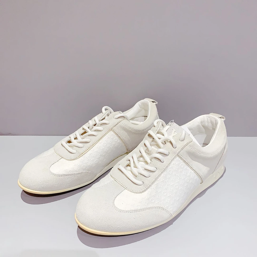 95新 LouisVuitton/路易威登 白色印花logo休闲鞋  灰白色35.5码