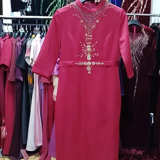 亮酒红中袖重工后开叉包臀裙3xl120斤5xl140斤码偏小