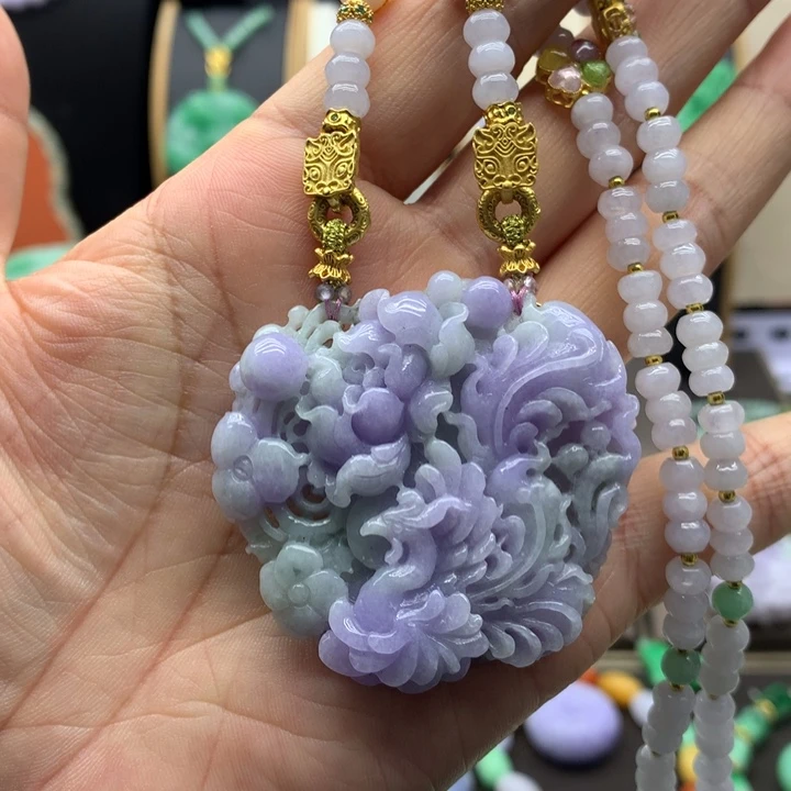 翡翠未镶嵌吊坠(赠链)