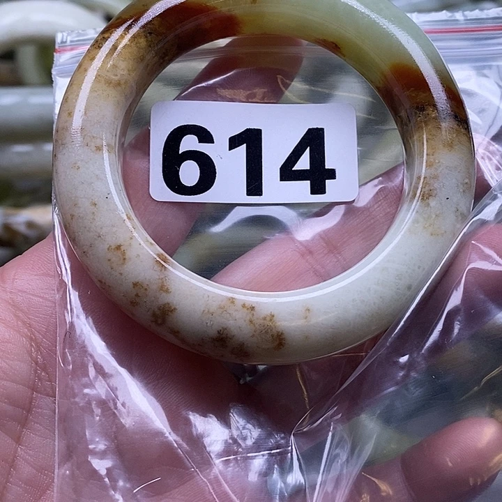 淡***香蛇纹石玉未镶嵌手镯