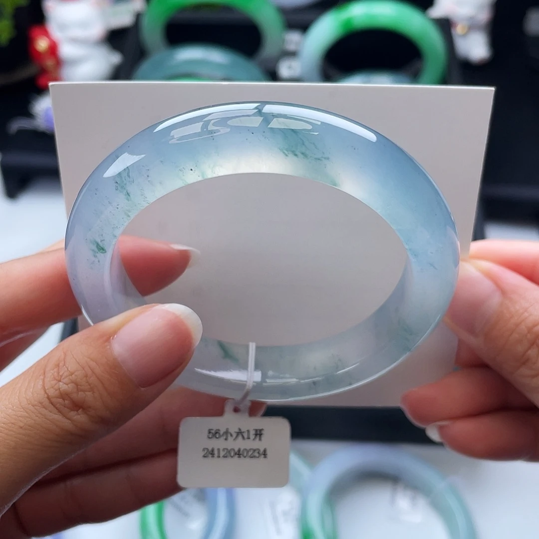 翡翠手镯未镶嵌56-57圈