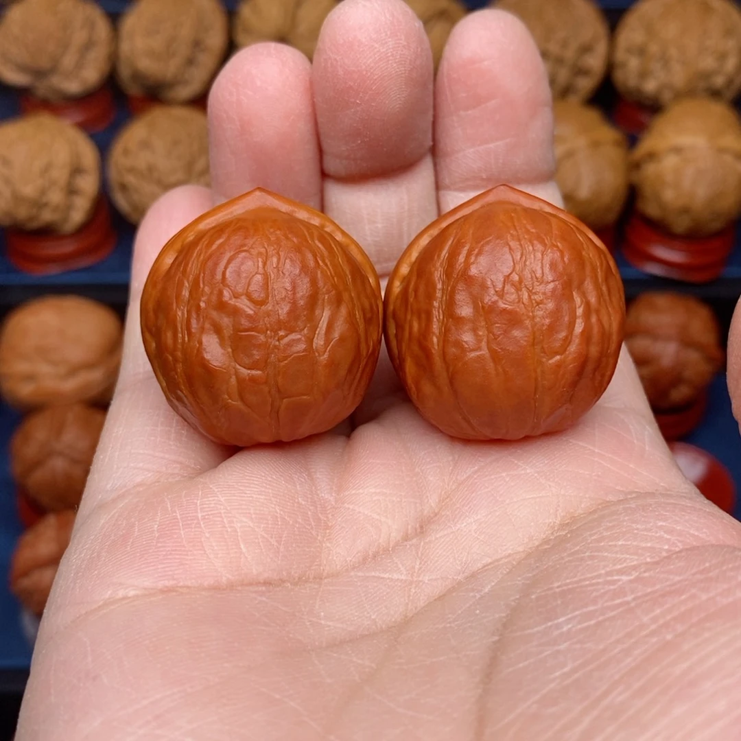 把件文玩核桃史***肖手捻野生石头