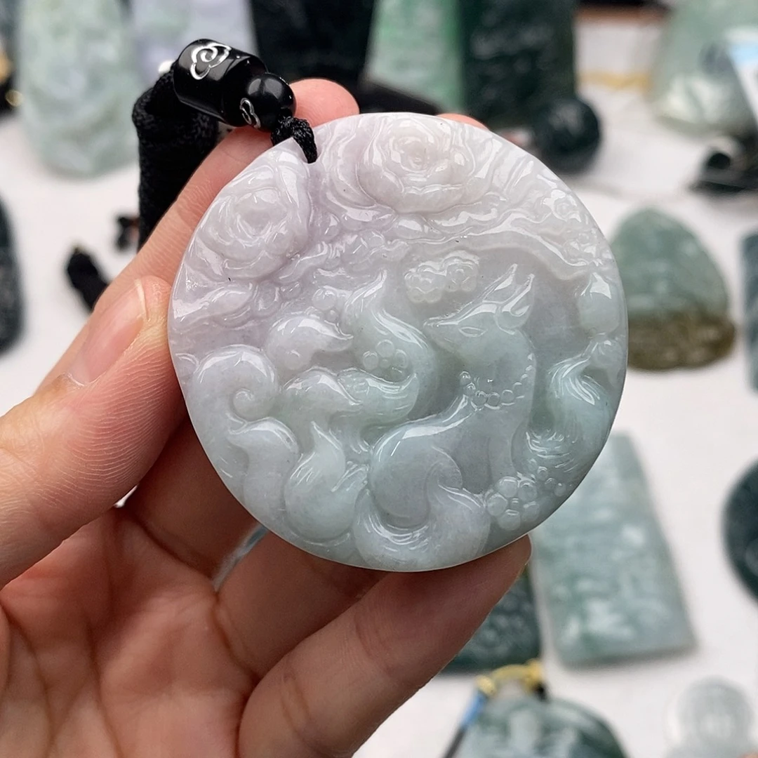 翡翠未镶嵌颈饰一