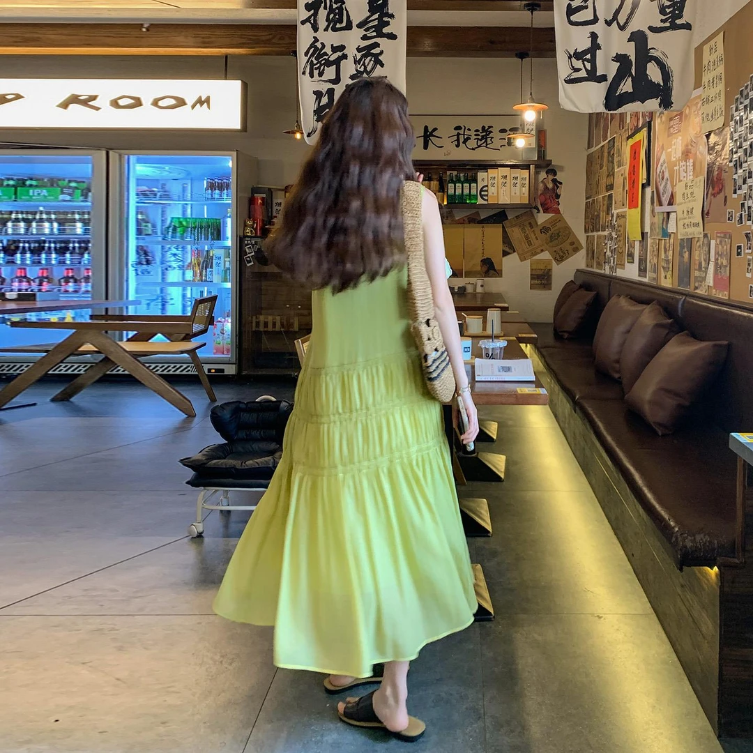 浅绿色法式褶皱设计感无袖连衣裙女2025夏季温柔风宽松减龄背心裙