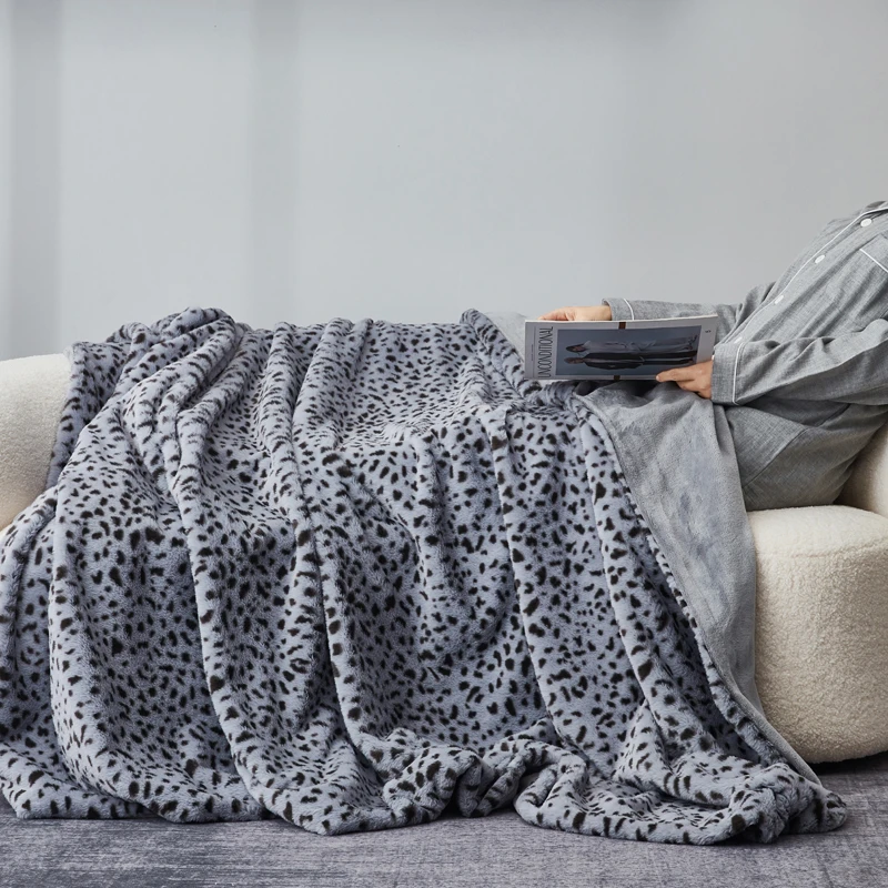 轻奢多功能豹纹牛奶绒毛毯加厚秋冬保暖毛毯午睡毯午休毯沙发毯子