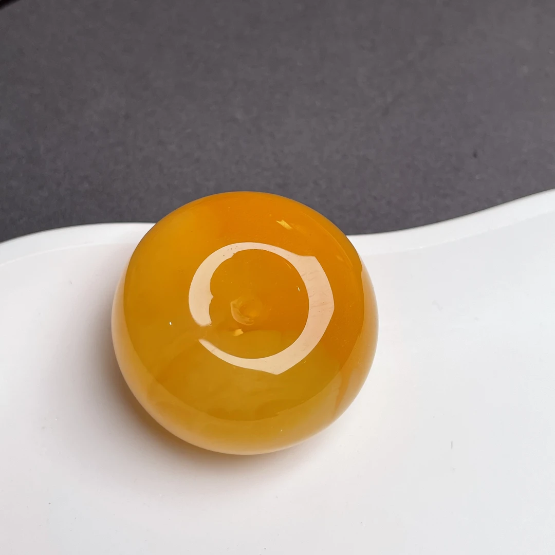 天然琥珀蜜蜡焦皮鸡油红金沙意境平安扣吊坠臻品