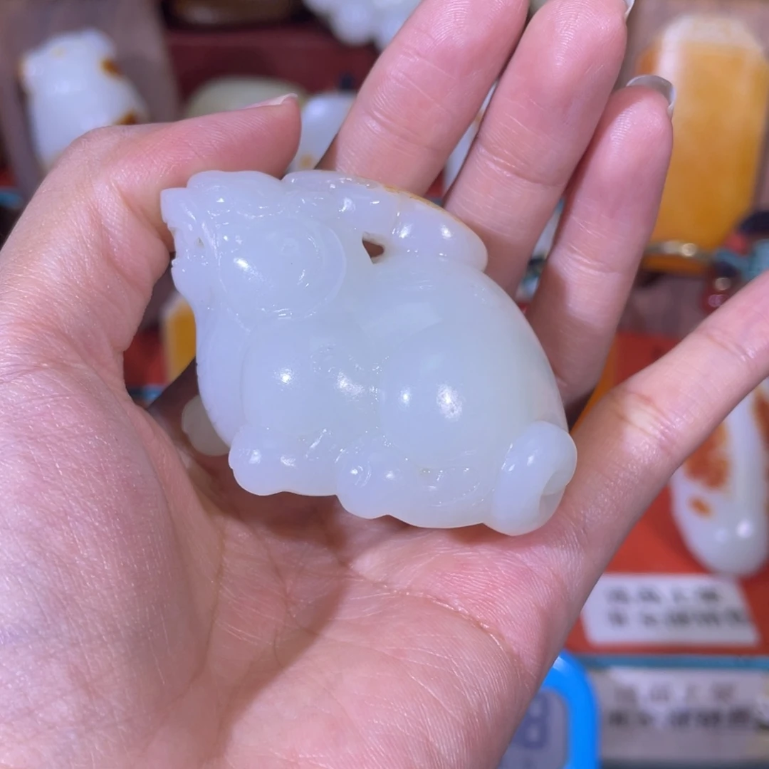 禄***。和田玉未镶嵌把件