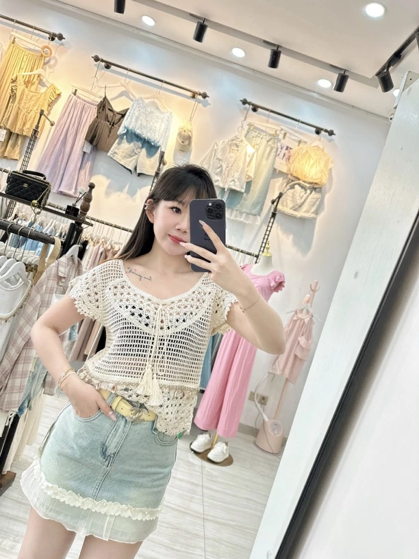 春季女毛针织衫蕾丝时尚圆领设计感短袖镂空夏季