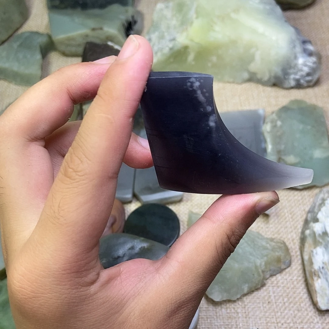 和田玉（糖玉）未镶嵌珠宝奇石小****秋