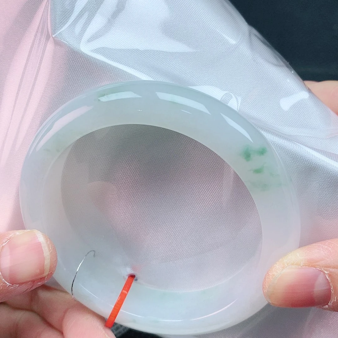翡翠手镯未镶嵌56圈