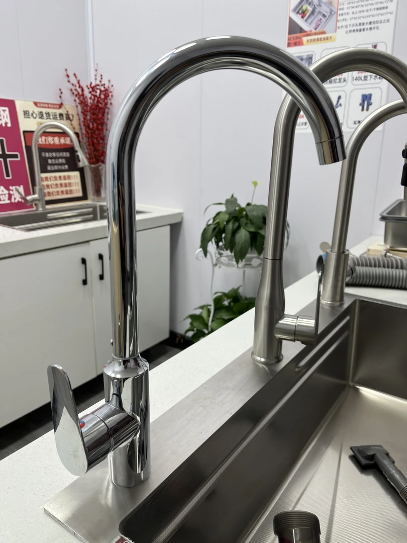 电镀银大莲花360度旋转水龙头