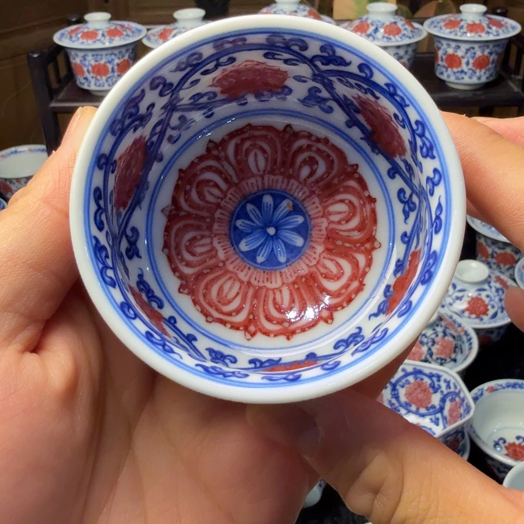 青花釉里红满绘卢氏杯