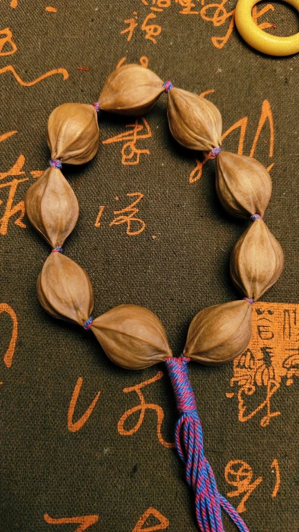 橄榄核，九阴一阳，太有意思了，都喜欢呢手串