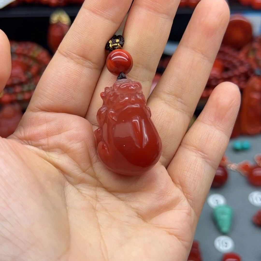 半***光未镶嵌配饰南红玛瑙