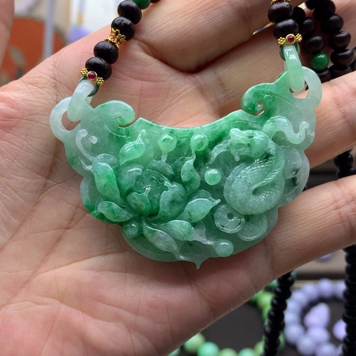 吊坠(赠链)未镶嵌翡翠