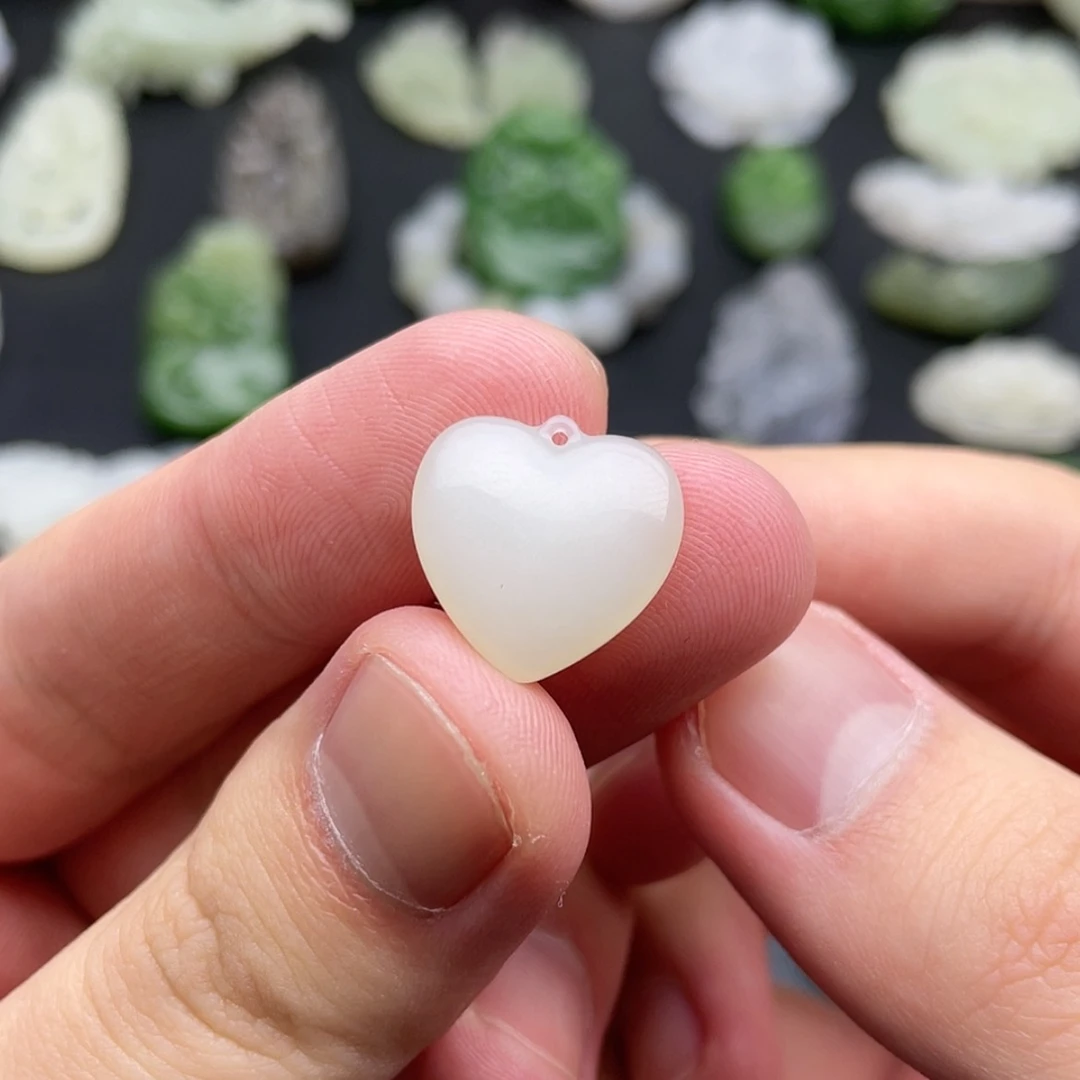 【闪购商品】颈饰未镶嵌和田玉