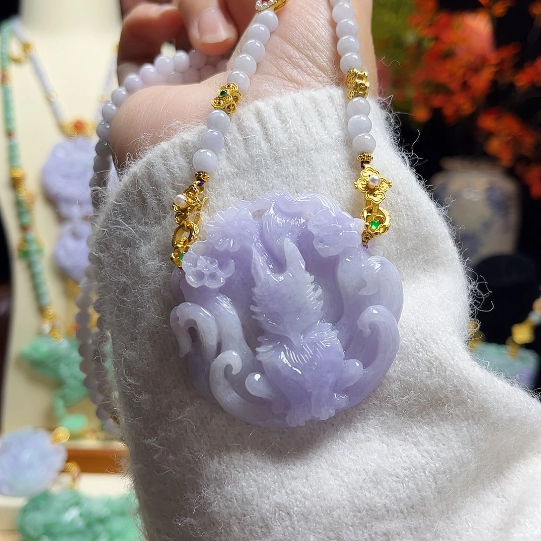 翡翠颈饰未镶嵌九尾