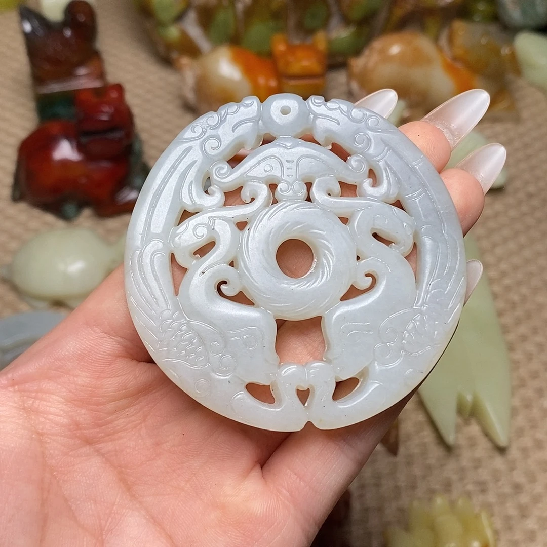蛇纹石玉未镶嵌颈饰