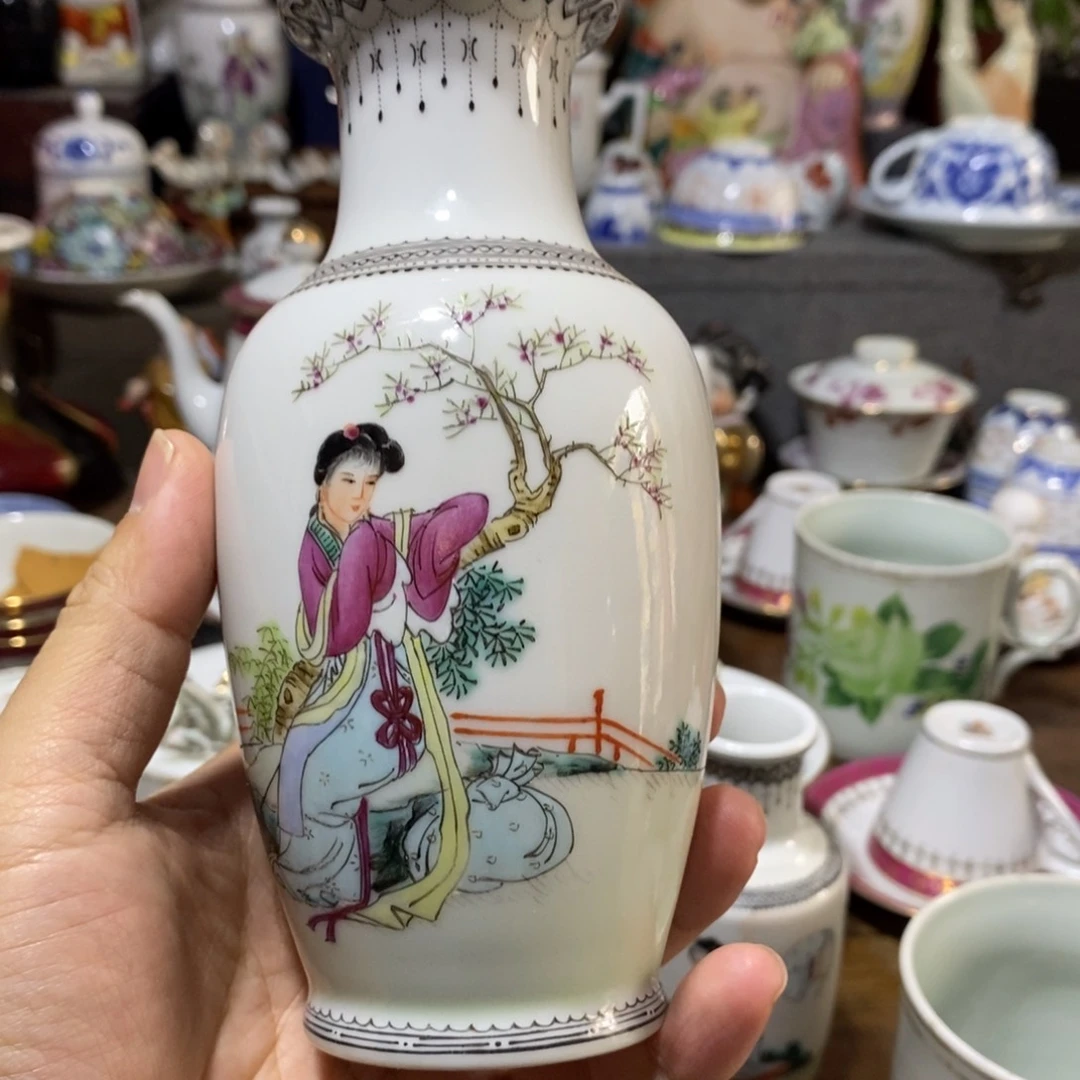 瓷片畅*手绘人物花瓶