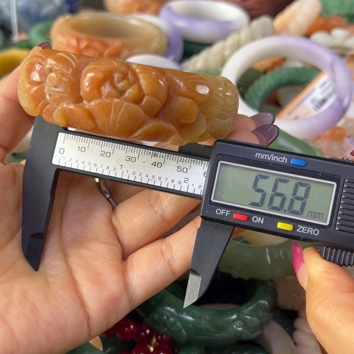 未镶嵌手镯石英质玉