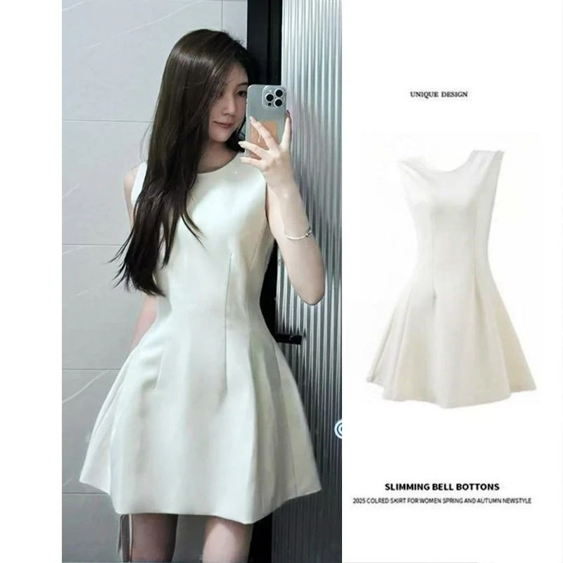 杏色高级感无袖短裙A字连衣裙裙子2025款绝美连衣裙高干文女主裙
