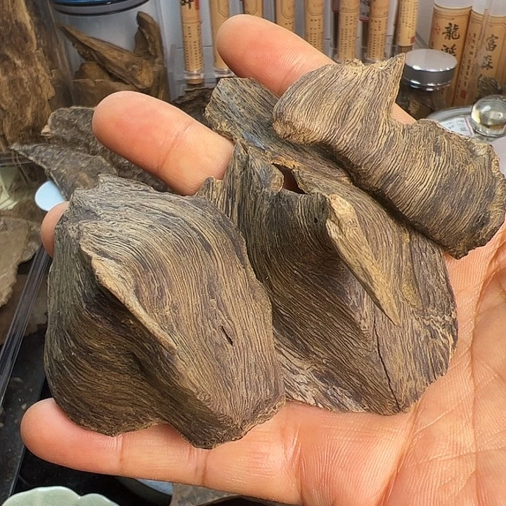 吴**少海南天然虎斑棋14克
