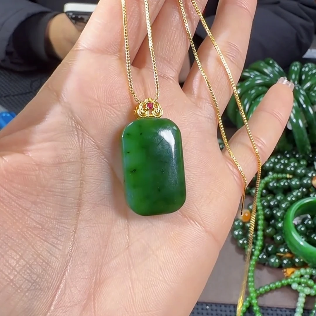 和田玉（碧玉）合金颈饰