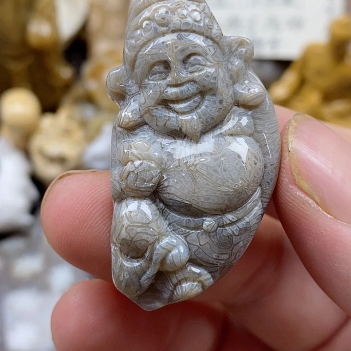 颈饰未镶嵌硅化珊瑚（珊瑚玉）小
