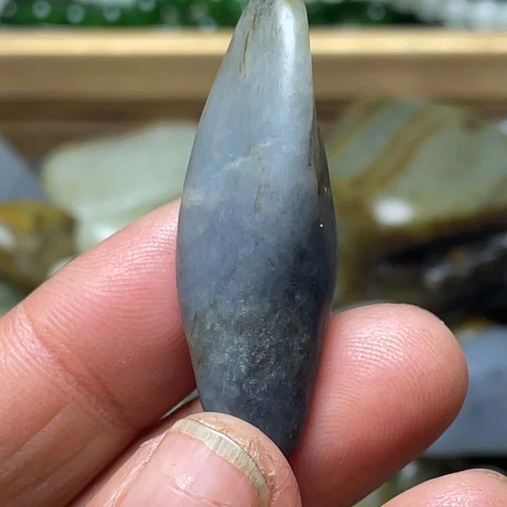 和田玉未镶嵌珠宝半成品