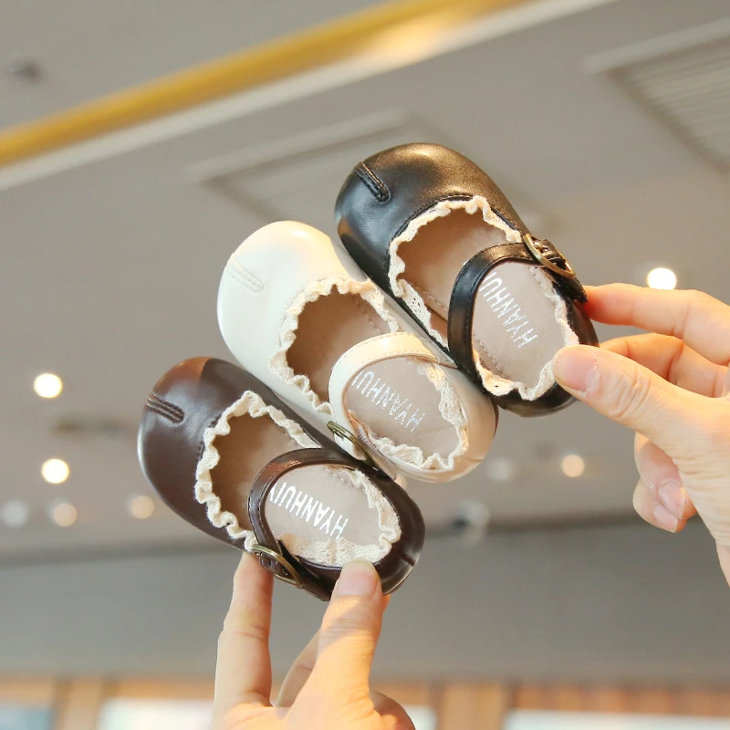 春秋季女宝宝小皮鞋1一2岁小童公主单鞋防滑软底透气婴儿学步鞋子