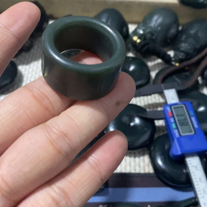 和田玉挂件未镶嵌马**功