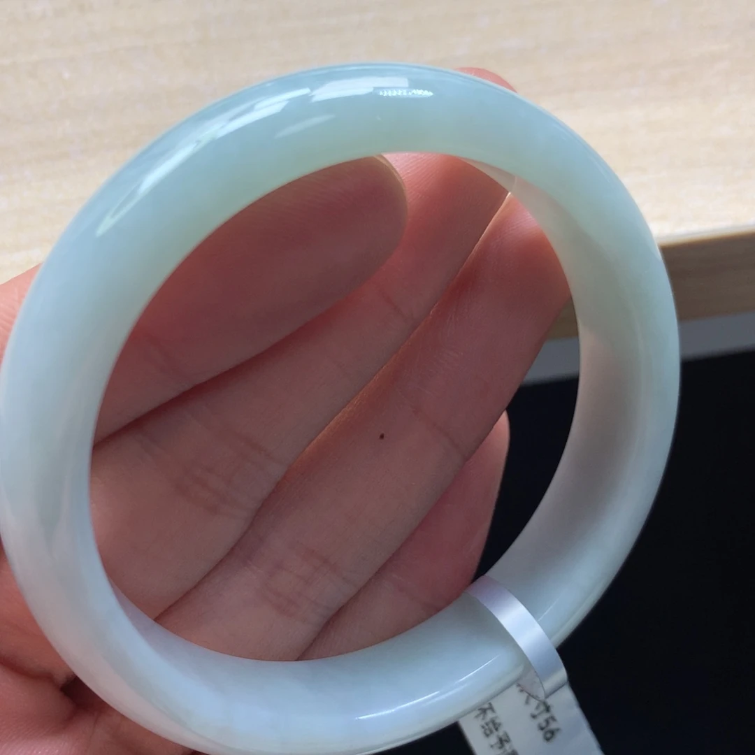 未镶嵌手镯翡翠手镯