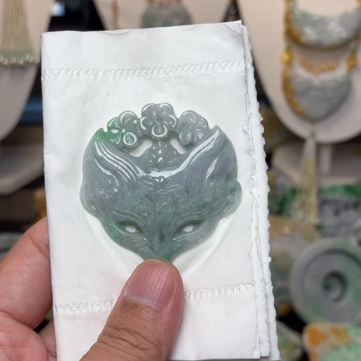 翡翠未镶嵌颈饰吊坠