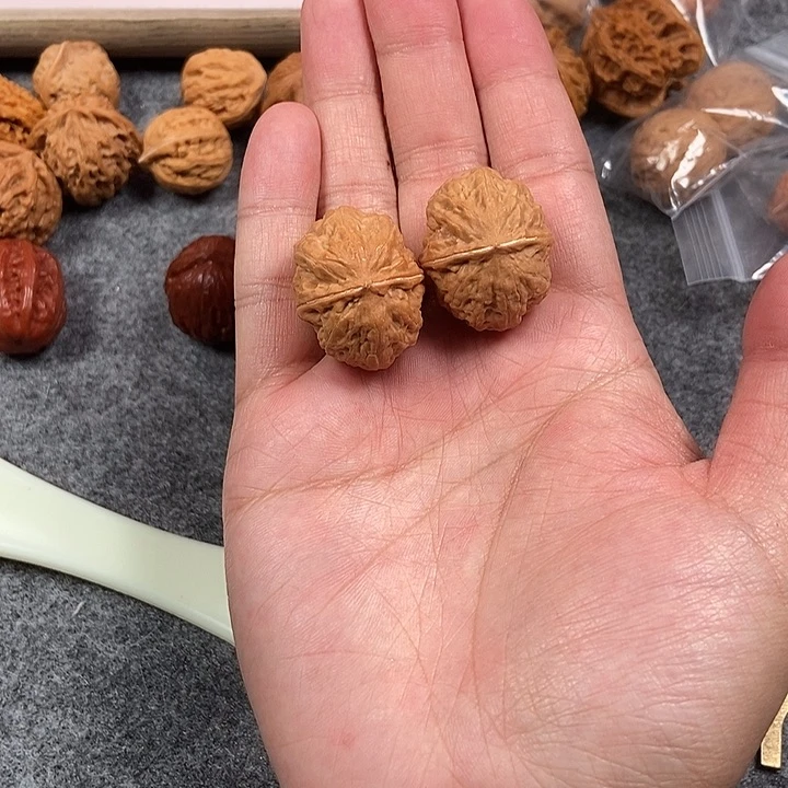 文玩核桃吊坠乾坤元宝