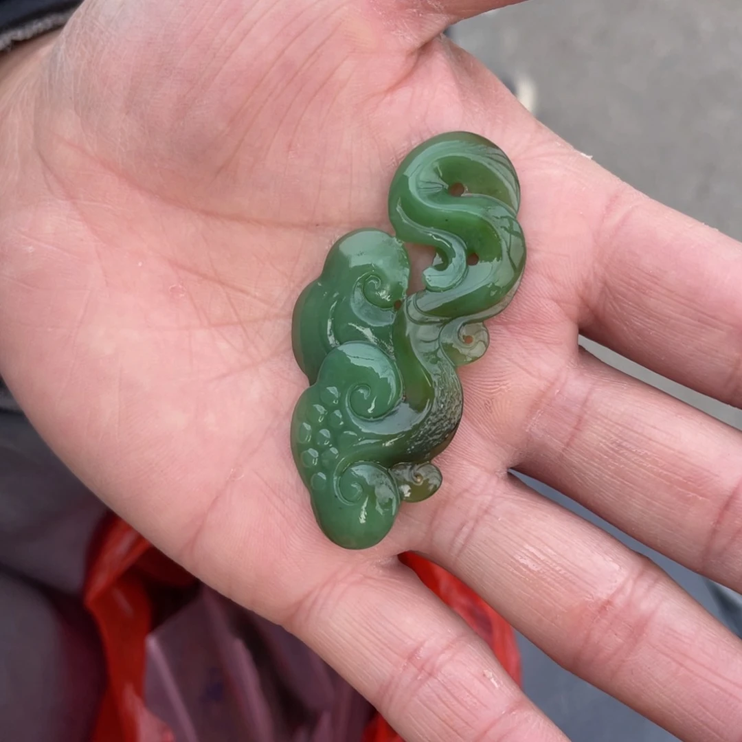 和田玉（糖玉）挂件未镶嵌机****司