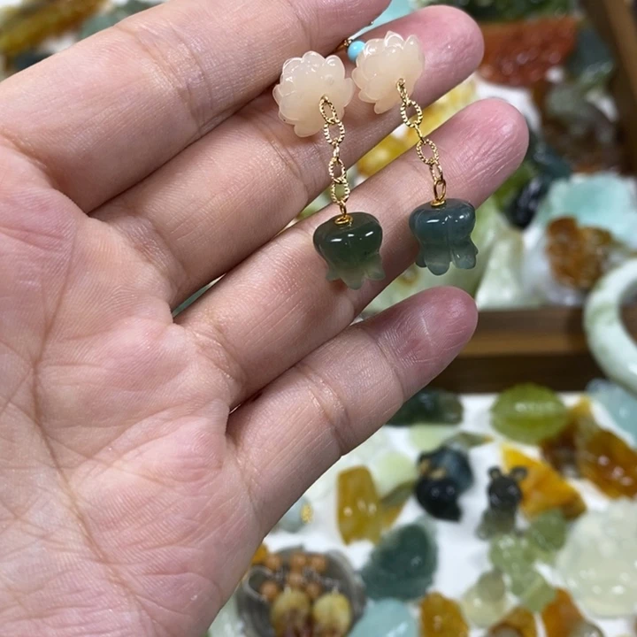 未镶嵌蛇纹石玉耳饰