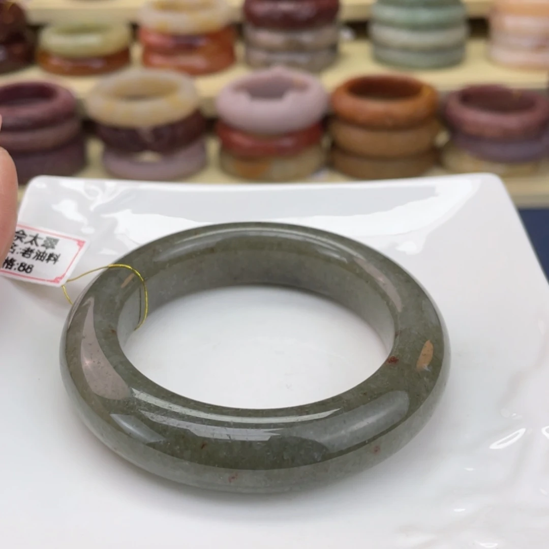 【闪购商品】石英质玉手镯未镶嵌小*使