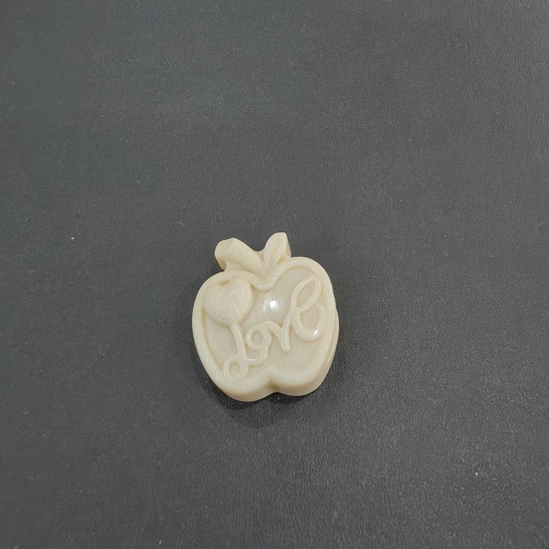 猛犸约8.3克雕刻件ZL4445