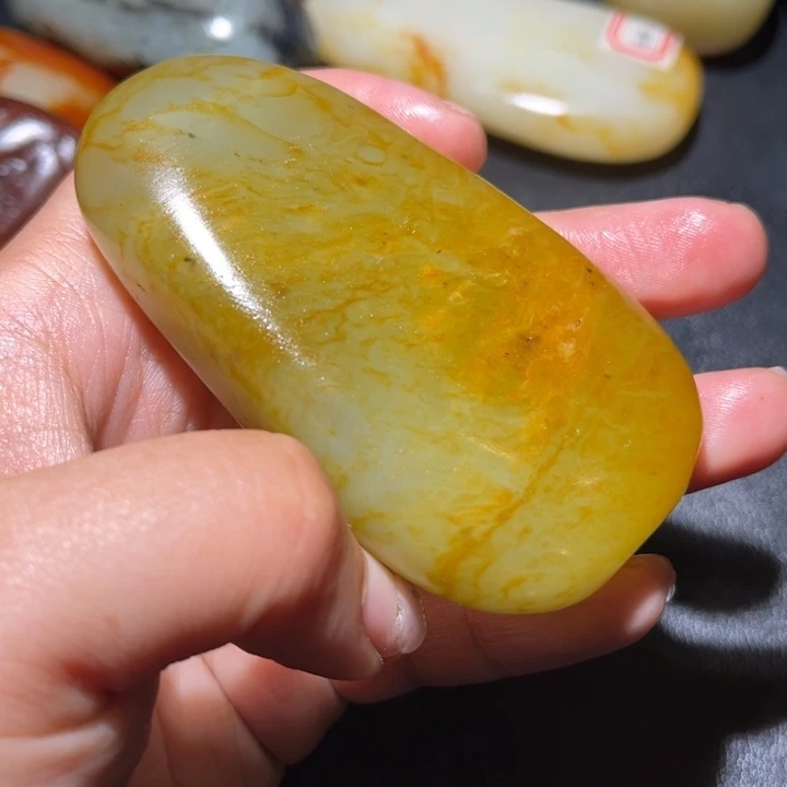 和田玉未镶嵌珠宝奇石