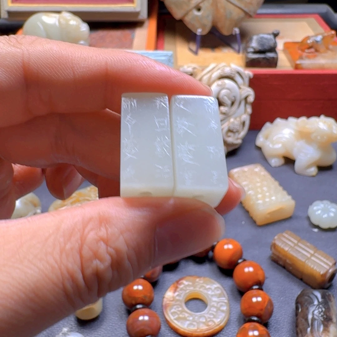 古***首和田玉未镶嵌车挂