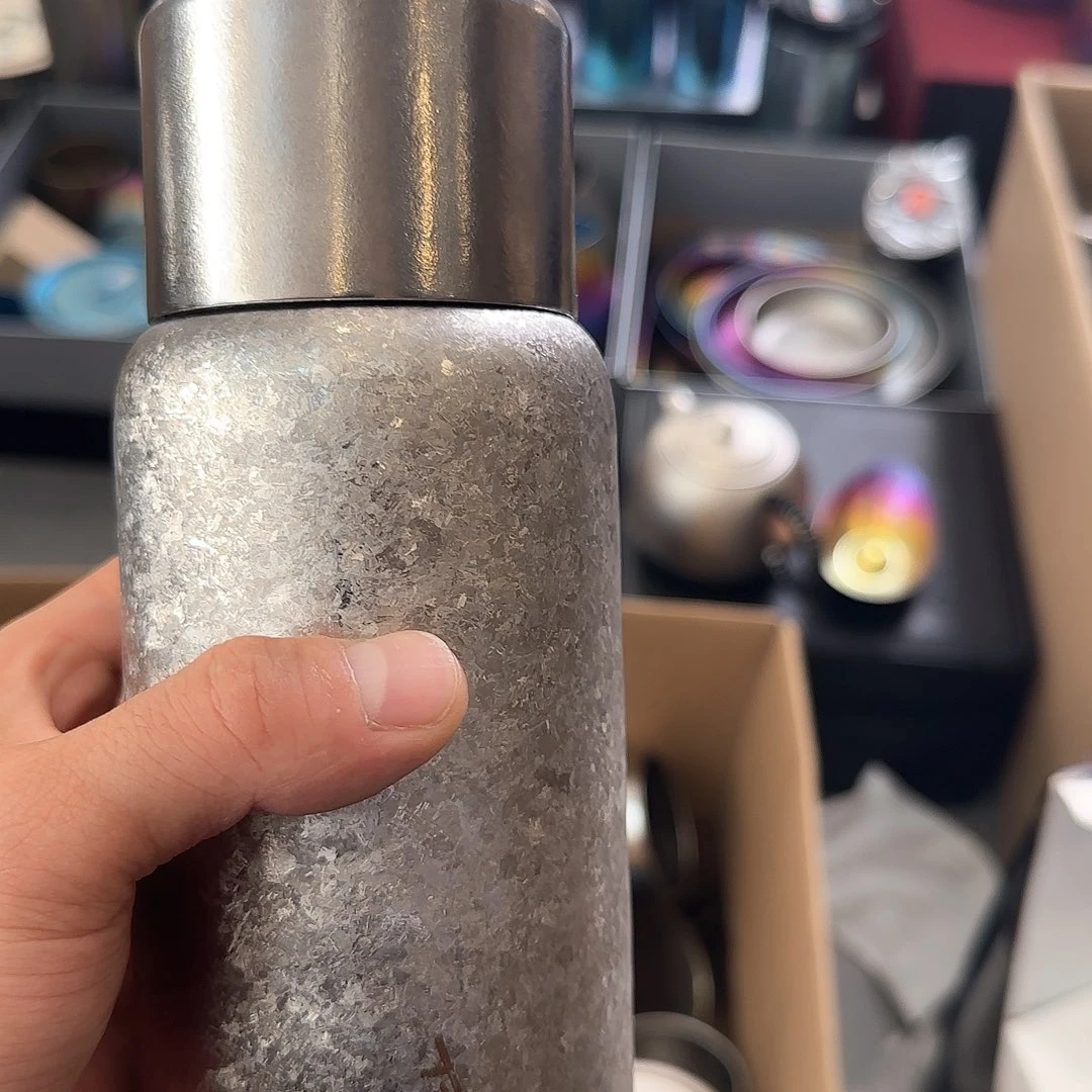 纯钛瑕疵钛色水杯一个