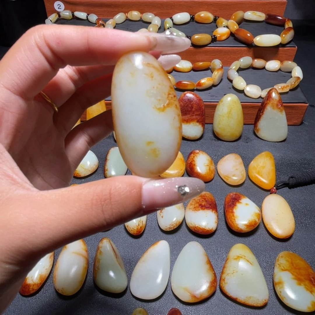 和田玉未镶嵌颈饰像****6