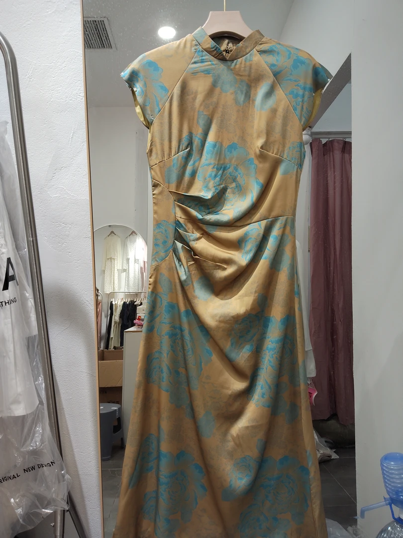 套装女春夏款长袖开衫+法式收腰碎花吊带长款连衣裙两件套