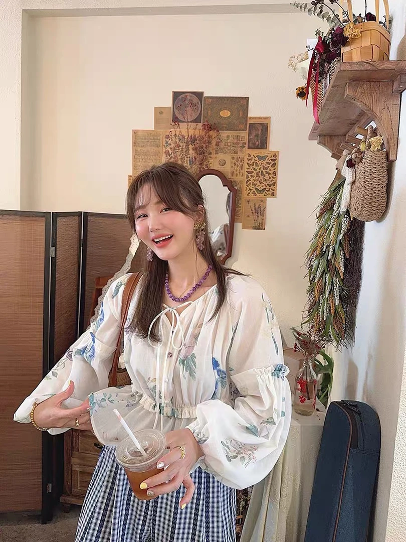 灰灰呀！田园风！圆领花朵印花短款灯笼袖衬衫