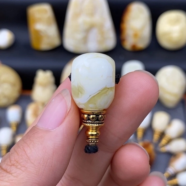 琥珀未镶嵌裸石13三通c548