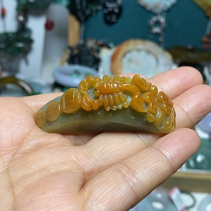 翡翠未镶嵌吊坠(赠链)