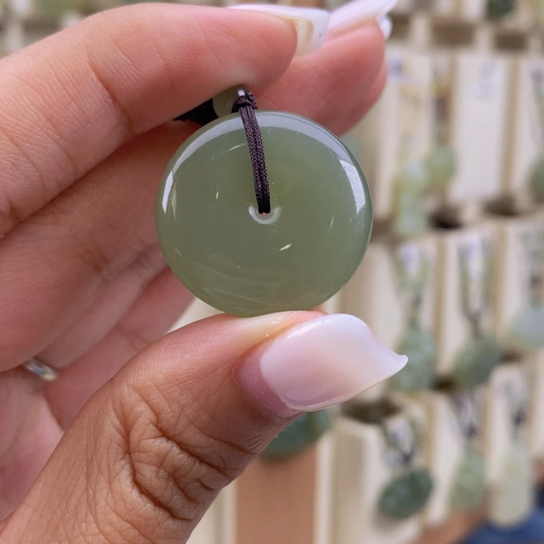 爱***意颈饰未镶嵌和田玉