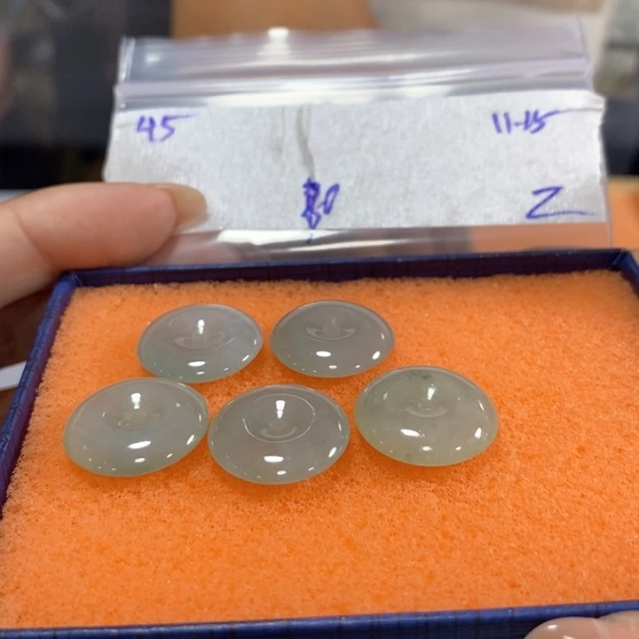 九***月定制翡翠未镶嵌不退