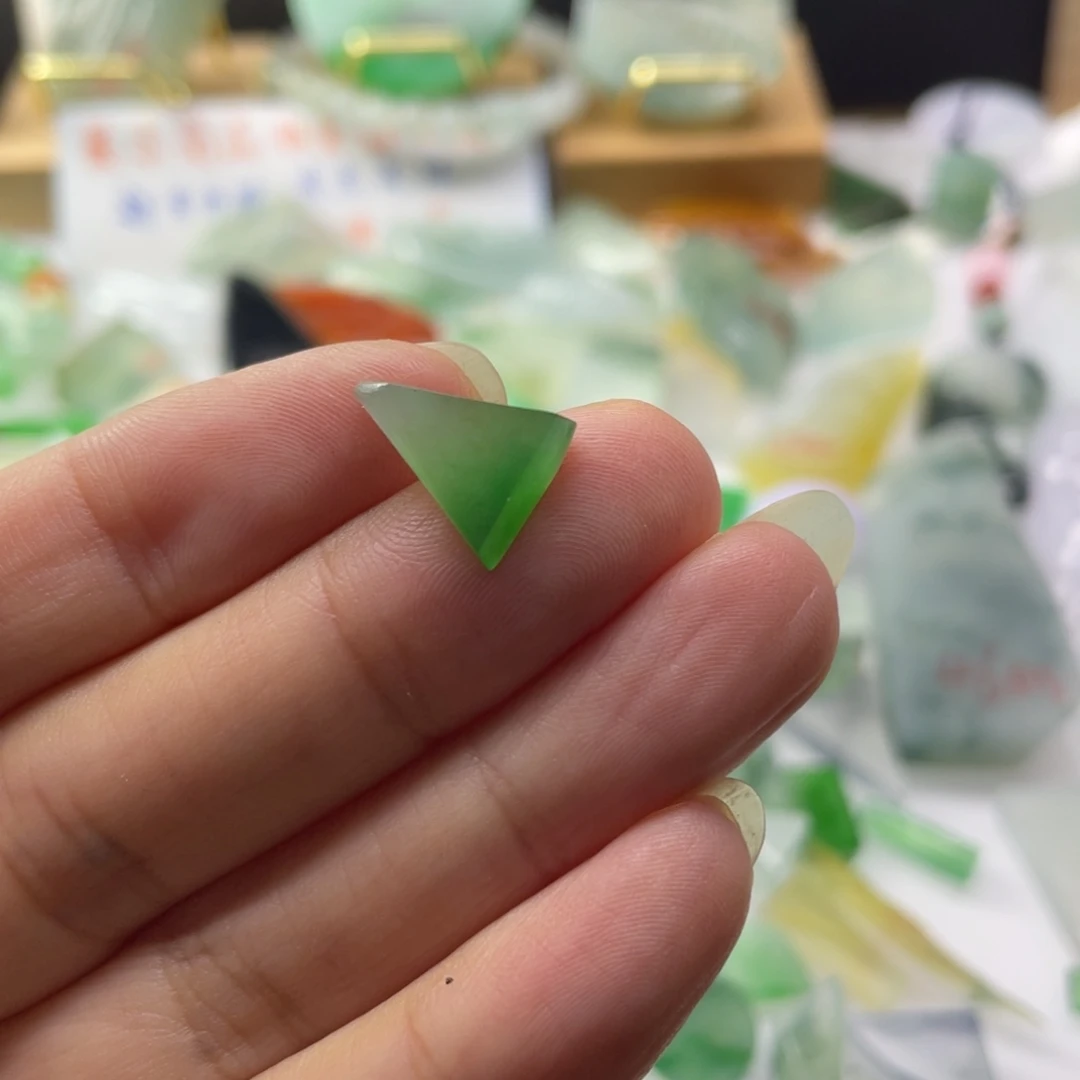 小***>定制翡翠未镶嵌天然缅甸翡翠